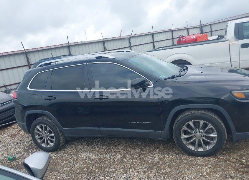 Photo 13 of 2019 Jeep Cherokee LATITUDE PLUS FWD (VIN 1C4PJLLB8KD313237)