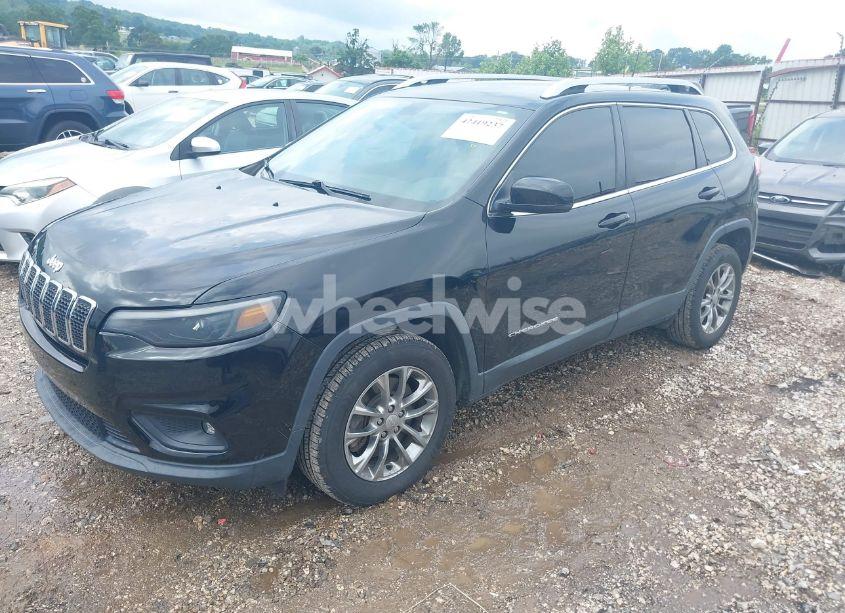 Photo 2 of 2019 Jeep Cherokee LATITUDE PLUS FWD (VIN 1C4PJLLB8KD313237)
