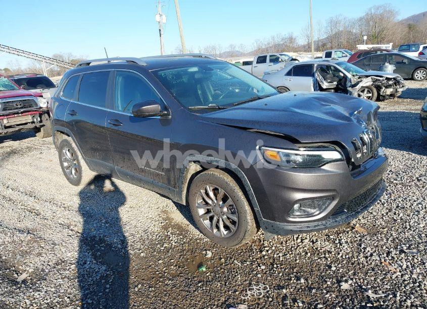 2019 Jeep Cherokee LATITUDE PLUS FWD (VIN 1C4PJLLB8KD405819) main photo