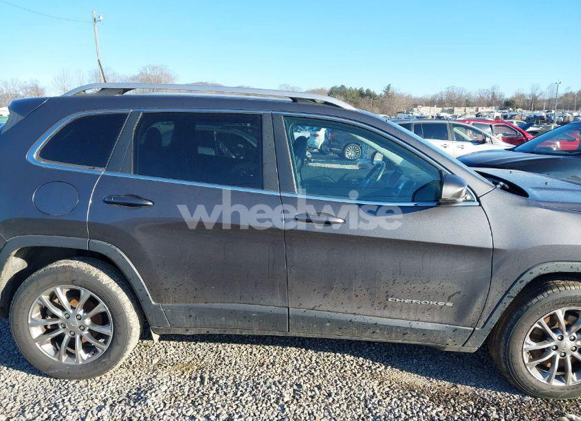 Photo 13 of 2019 Jeep Cherokee LATITUDE PLUS FWD (VIN 1C4PJLLB8KD405819)