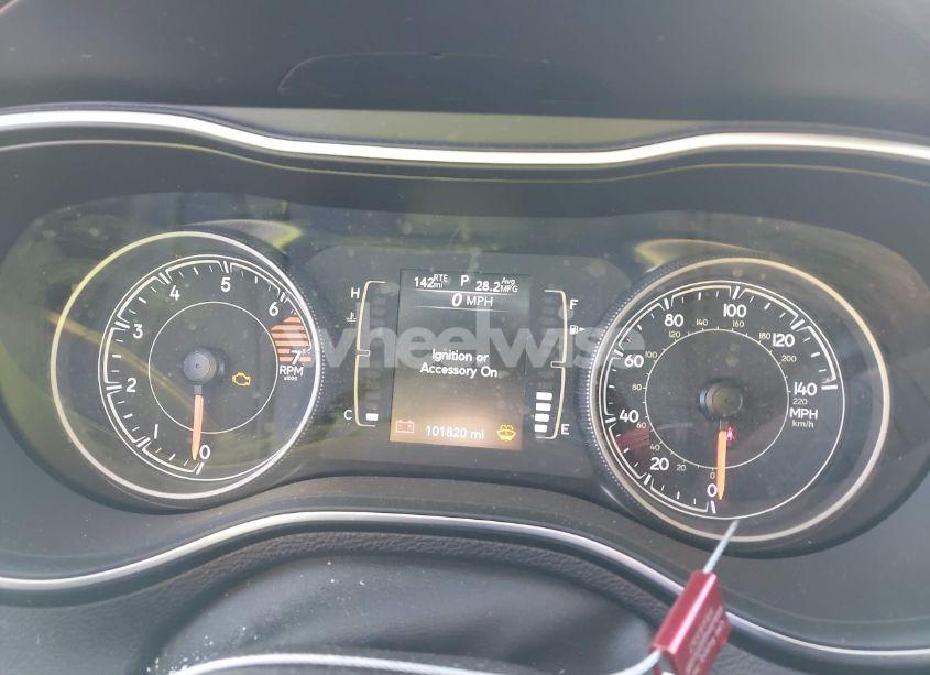 Photo 7 of 2019 Jeep Cherokee LATITUDE PLUS FWD (VIN 1C4PJLLB8KD405819)