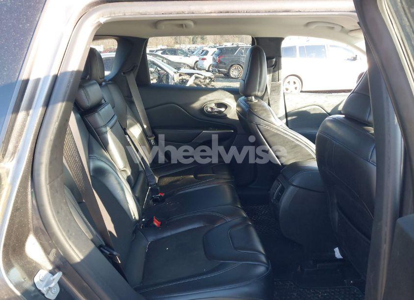 Photo 8 of 2019 Jeep Cherokee LATITUDE PLUS FWD (VIN 1C4PJLLB8KD405819)