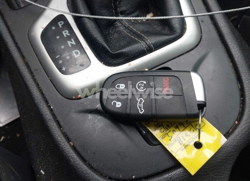 Photo 11 of 2018 Jeep Cherokee LATITUDE PLUS FWD (VIN 1C4PJLLB9JD509931)