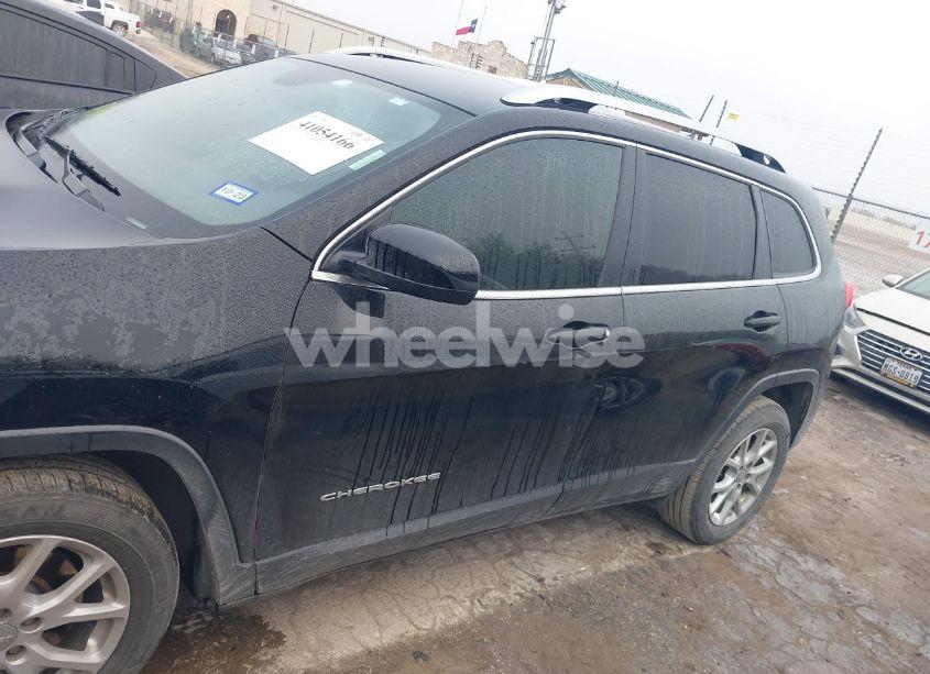 Photo 14 of 2018 Jeep Cherokee LATITUDE PLUS FWD (VIN 1C4PJLLB9JD509931)