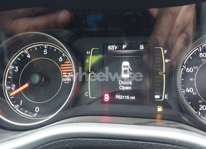 Photo 15 of 2018 Jeep Cherokee LATITUDE PLUS FWD (VIN 1C4PJLLB9JD509931)
