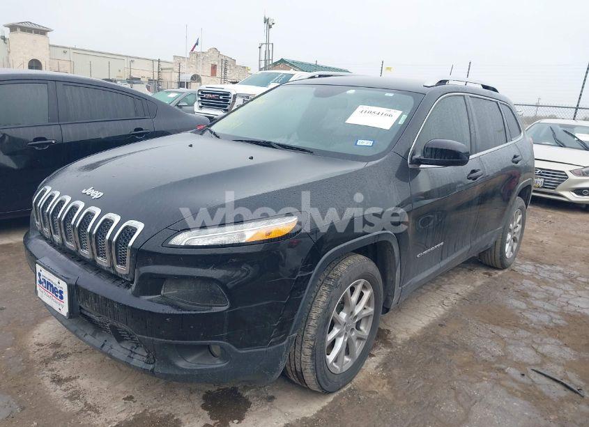 Photo 2 of 2018 Jeep Cherokee LATITUDE PLUS FWD (VIN 1C4PJLLB9JD509931)