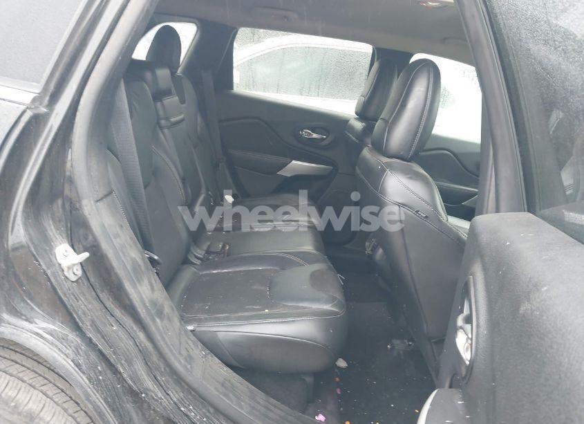 Photo 8 of 2018 Jeep Cherokee LATITUDE PLUS FWD (VIN 1C4PJLLB9JD509931)