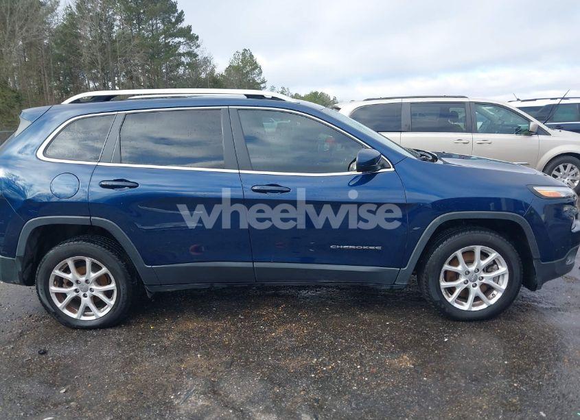 Photo 14 of 2018 Jeep Cherokee LATITUDE PLUS FWD (VIN 1C4PJLLB9JD520010)