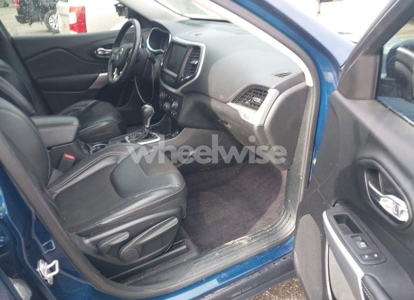 Photo 5 of 2018 Jeep Cherokee LATITUDE PLUS FWD (VIN 1C4PJLLB9JD520010)