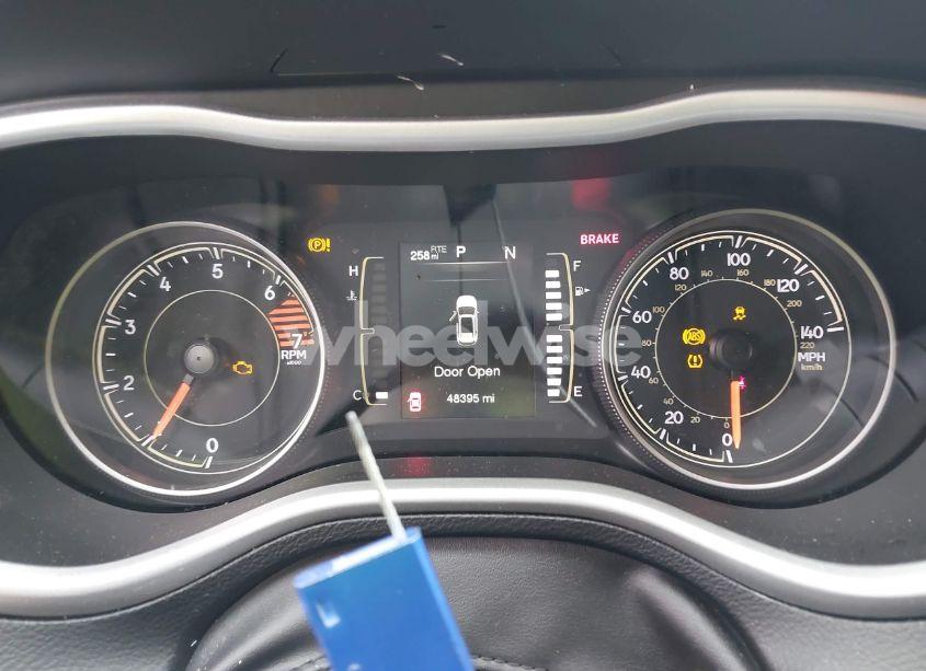 Photo 7 of 2018 Jeep Cherokee LATITUDE PLUS FWD (VIN 1C4PJLLB9JD520010)