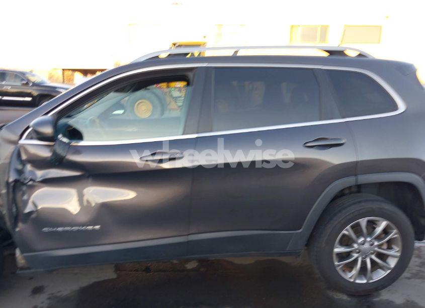 Photo 15 of 2019 Jeep Cherokee LATITUDE PLUS FWD (VIN 1C4PJLLB9KD130266)