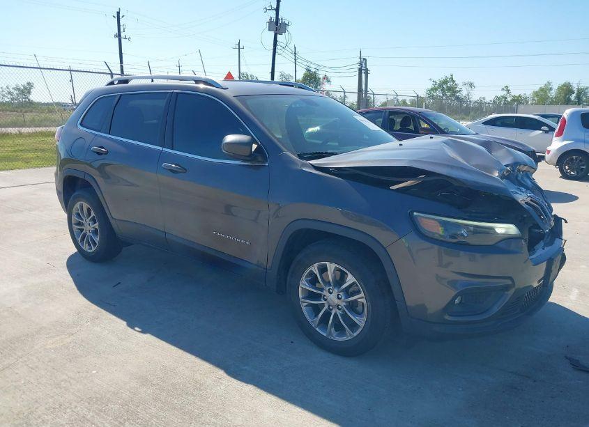2019 Jeep Cherokee LATITUDE PLUS FWD (VIN 1C4PJLLB9KD215737) main photo