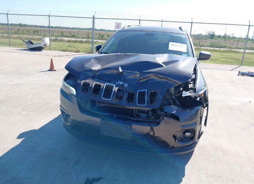 Photo 6 of 2019 Jeep Cherokee LATITUDE PLUS FWD (VIN 1C4PJLLB9KD215737)