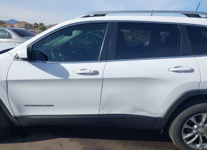 Photo 15 of 2019 Jeep Cherokee LATITUDE PLUS FWD (VIN 1C4PJLLB9KD225863)