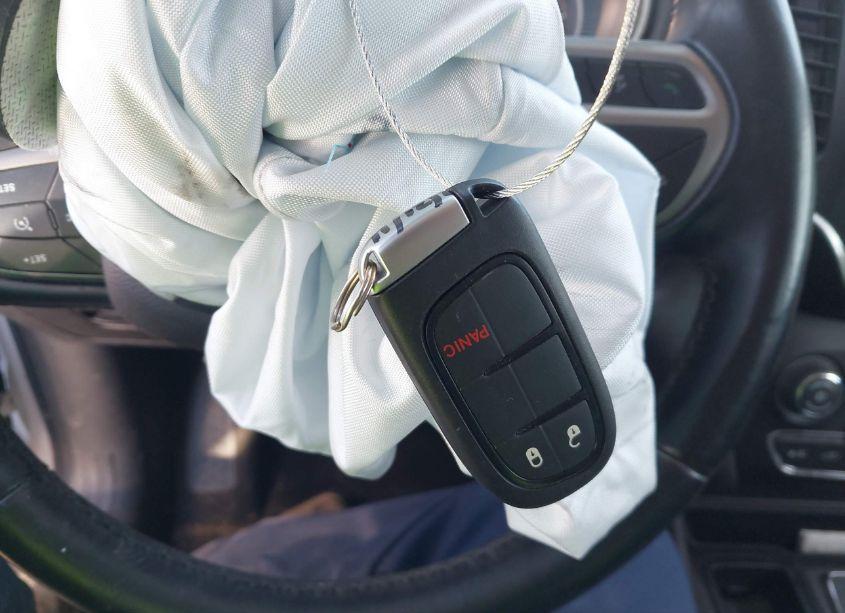 Photo 11 of 2019 Jeep Cherokee LATITUDE PLUS FWD (VIN 1C4PJLLB9KD312873)