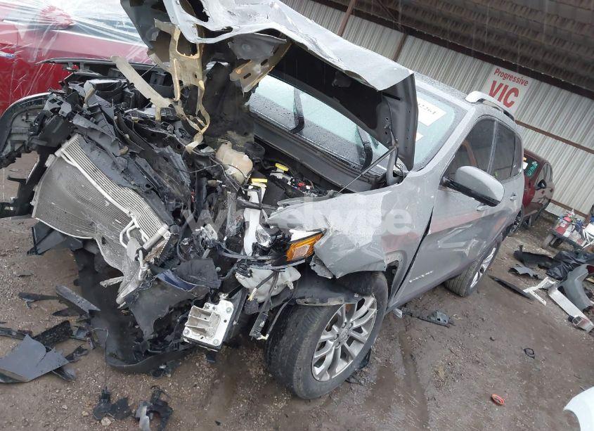 Photo 2 of 2020 Jeep Cherokee LATITUDE PLUS FWD (VIN 1C4PJLLB9LD514713)