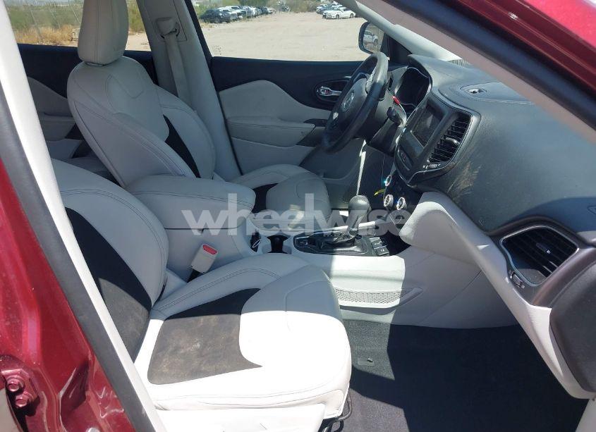 Photo 5 of 2020 Jeep Cherokee LATITUDE PLUS FWD (VIN 1C4PJLLB9LD585829)