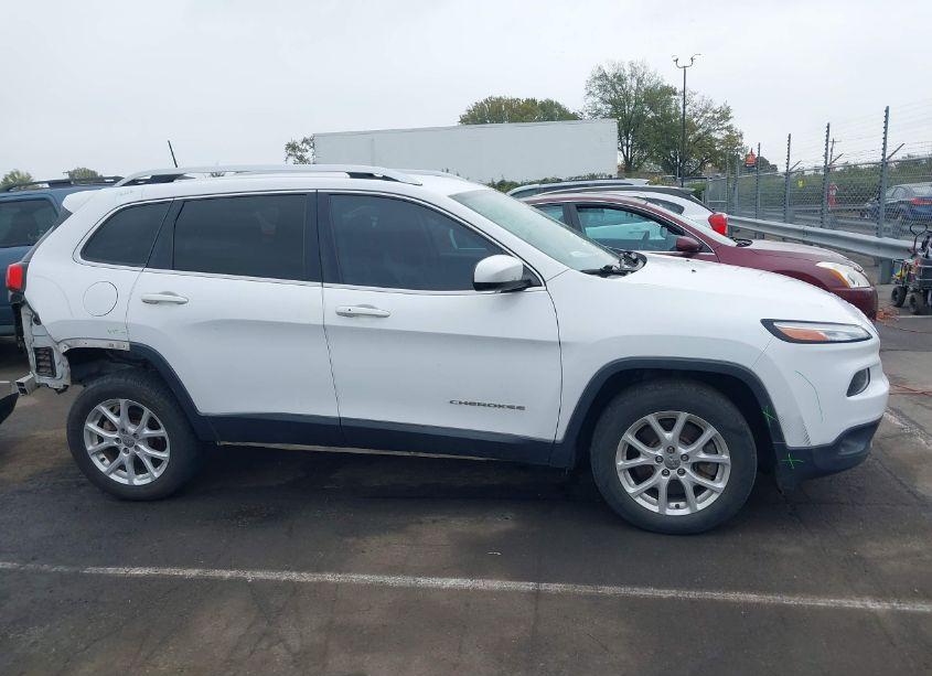 Photo 14 of 2018 Jeep Cherokee LATITUDE PLUS FWD (VIN 1C4PJLLBXJD510313)