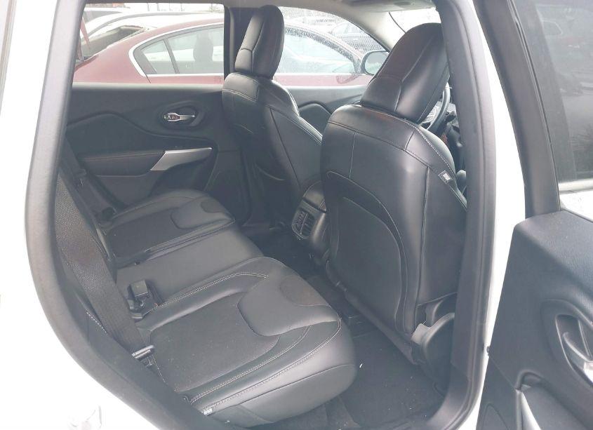 Photo 8 of 2018 Jeep Cherokee LATITUDE PLUS FWD (VIN 1C4PJLLBXJD510313)