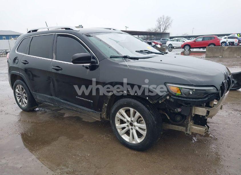 2019 Jeep Cherokee LATITUDE PLUS FWD (VIN 1C4PJLLBXKD176074) main photo