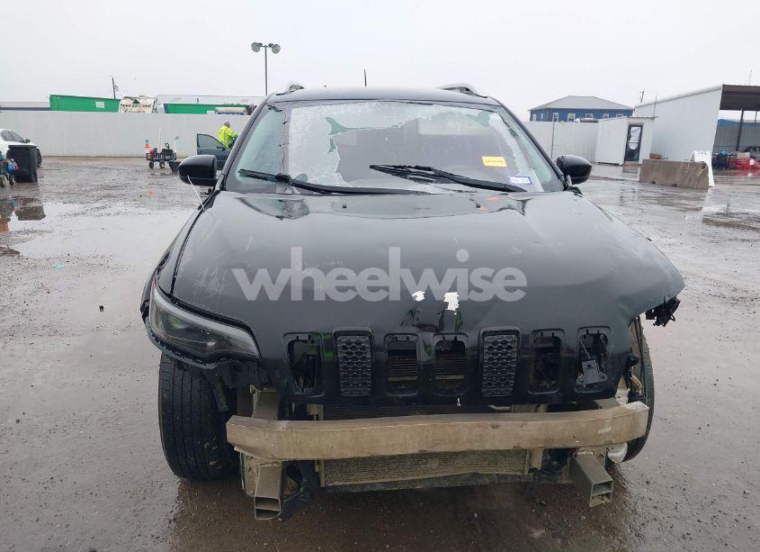 Photo 13 of 2019 Jeep Cherokee LATITUDE PLUS FWD (VIN 1C4PJLLBXKD176074)