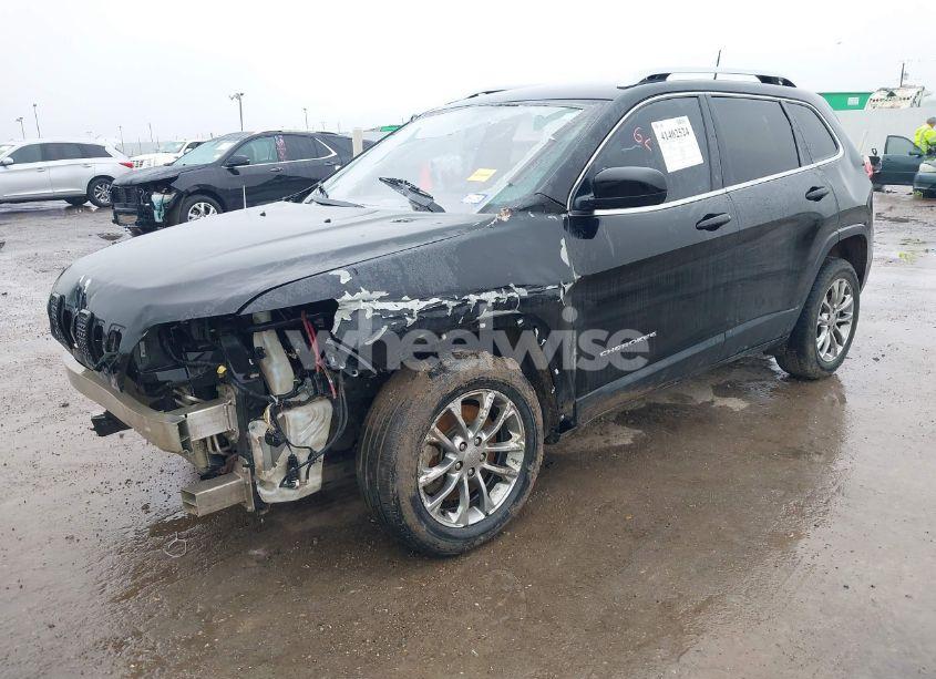 Photo 2 of 2019 Jeep Cherokee LATITUDE PLUS FWD (VIN 1C4PJLLBXKD176074)