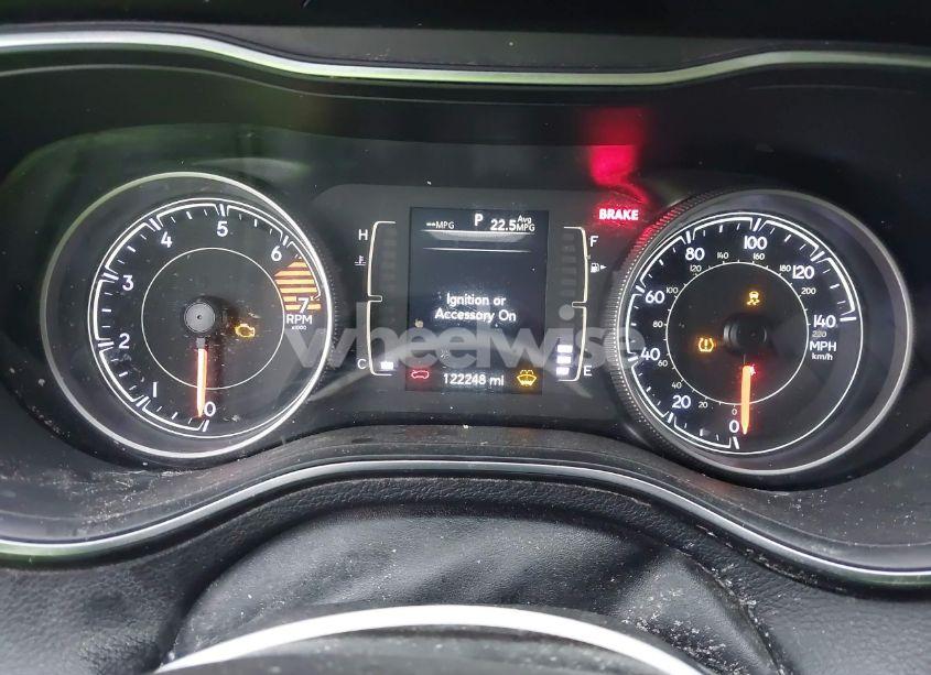 Photo 7 of 2019 Jeep Cherokee LATITUDE PLUS FWD (VIN 1C4PJLLBXKD176074)