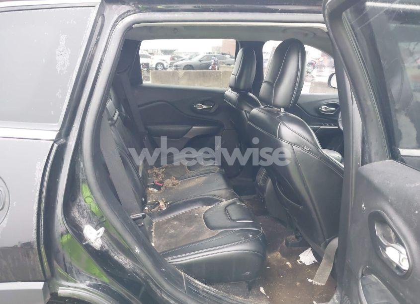 Photo 8 of 2019 Jeep Cherokee LATITUDE PLUS FWD (VIN 1C4PJLLBXKD176074)