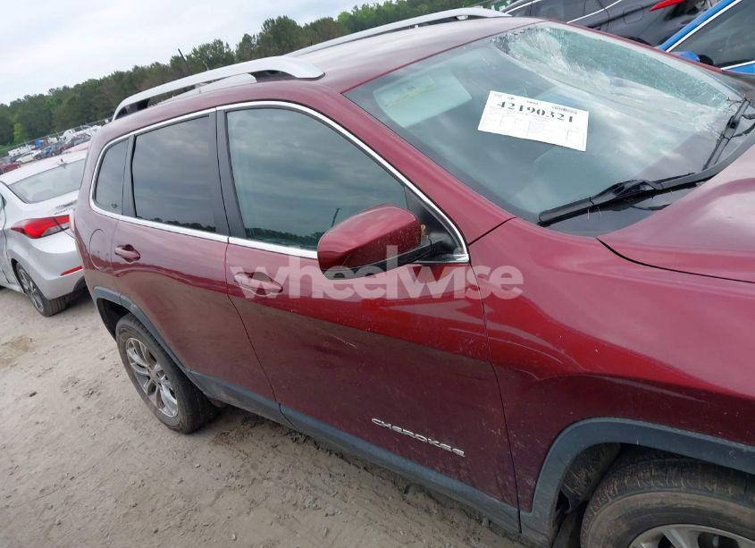 Photo 13 of 2019 Jeep Cherokee LATITUDE PLUS FWD (VIN 1C4PJLLBXKD290219)