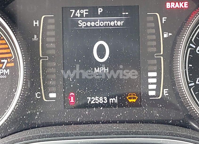 Photo 15 of 2019 Jeep Cherokee LATITUDE PLUS FWD (VIN 1C4PJLLBXKD290219)