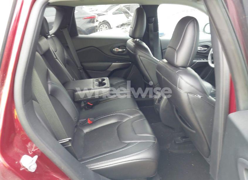 Photo 8 of 2019 Jeep Cherokee LATITUDE PLUS FWD (VIN 1C4PJLLBXKD290219)