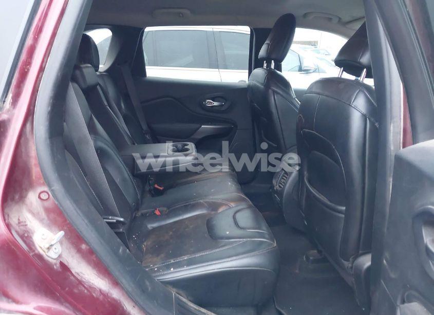 Photo 8 of 2019 Jeep Cherokee LATITUDE PLUS FWD (VIN 1C4PJLLBXKD420578)