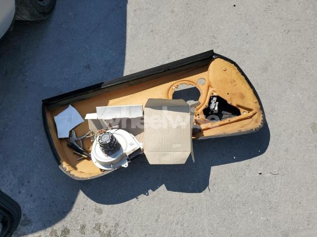 Photo 13 of 1993 TOYOTA SUPRA (VIN 1C4PJLLBXLD628249)