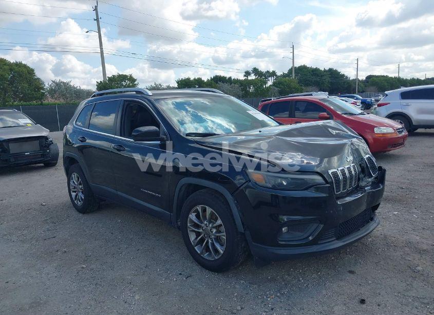 2019 Jeep Cherokee LATITUDE PLUS FWD (VIN 1C4PJLLN1KD171534) main photo