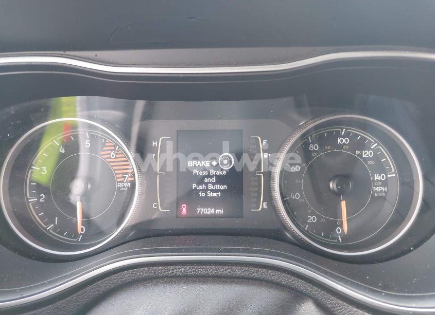 Photo 7 of 2019 Jeep Cherokee LATITUDE PLUS FWD (VIN 1C4PJLLN1KD171534)