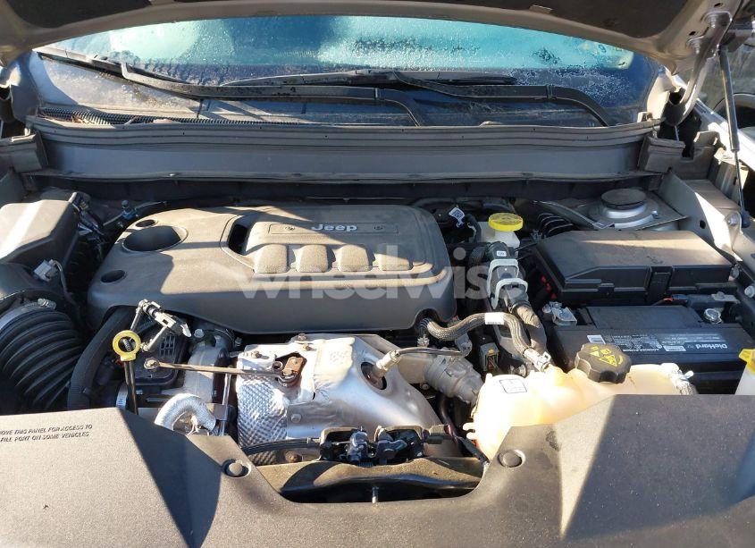 Photo 10 of 2019 Jeep Cherokee LATITUDE PLUS FWD (VIN 1C4PJLLN1KD196210)