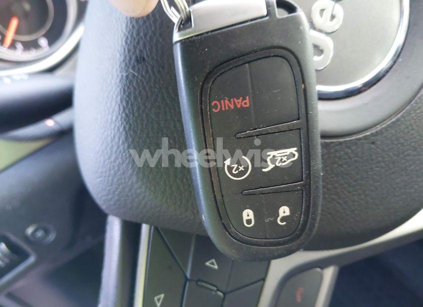 Photo 11 of 2019 Jeep Cherokee LATITUDE PLUS FWD (VIN 1C4PJLLN1KD196210)