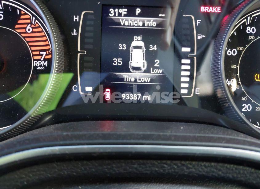 Photo 15 of 2019 Jeep Cherokee LATITUDE PLUS FWD (VIN 1C4PJLLN1KD196210)