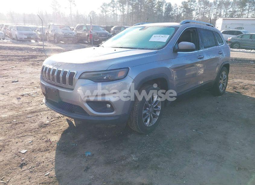 Photo 2 of 2019 Jeep Cherokee LATITUDE PLUS FWD (VIN 1C4PJLLN1KD196210)