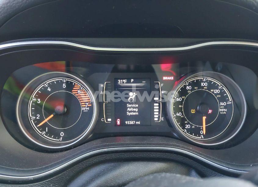 Photo 7 of 2019 Jeep Cherokee LATITUDE PLUS FWD (VIN 1C4PJLLN1KD196210)