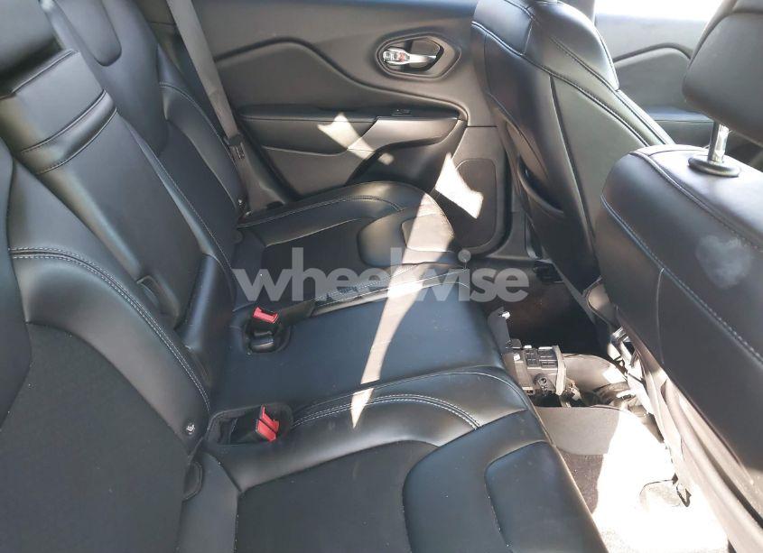 Photo 8 of 2019 Jeep Cherokee LATITUDE PLUS FWD (VIN 1C4PJLLN1KD196210)