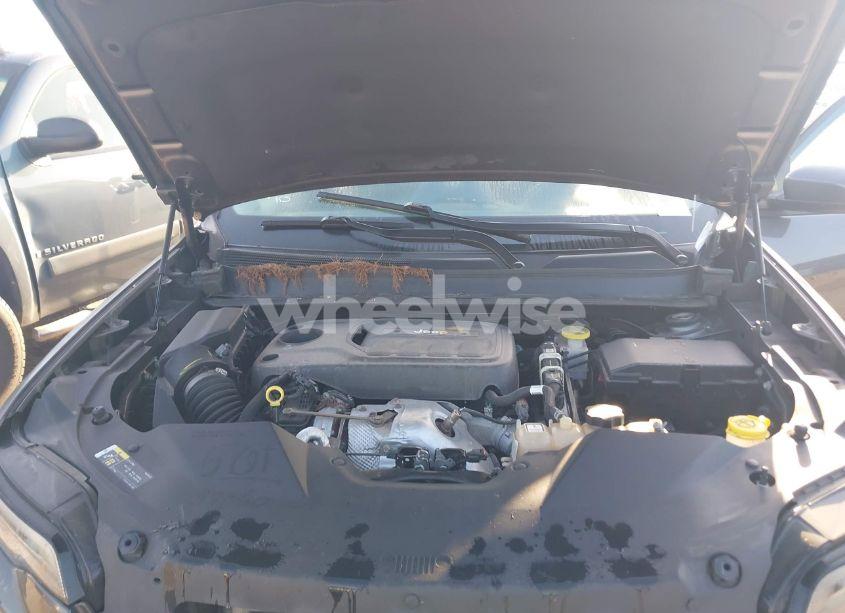 Photo 10 of 2019 Jeep Cherokee ALTITUDE FWD (VIN 1C4PJLLN9KD303312)