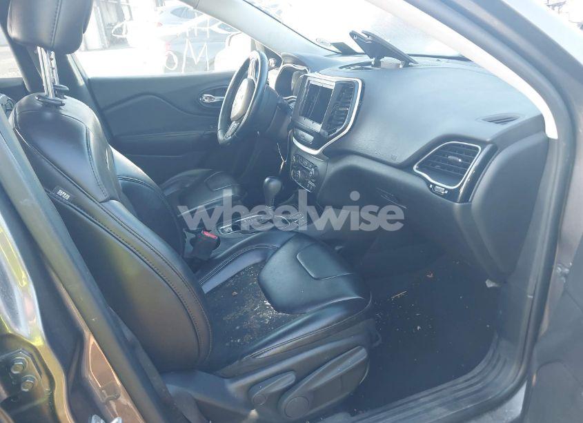 Photo 5 of 2019 Jeep Cherokee ALTITUDE FWD (VIN 1C4PJLLN9KD303312)