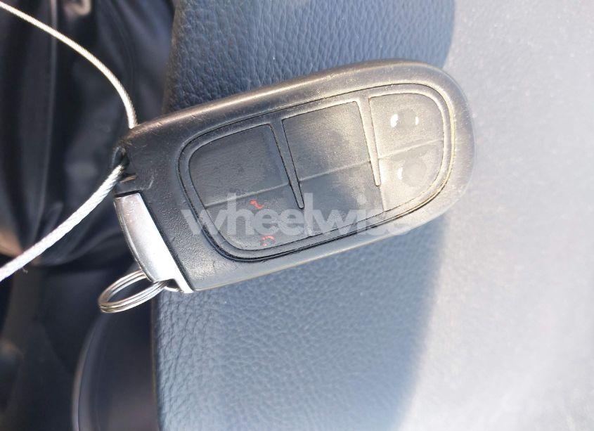 Photo 11 of 2019 Jeep Cherokee LATITUDE PLUS FWD (VIN 1C4PJLLNXKD290098)