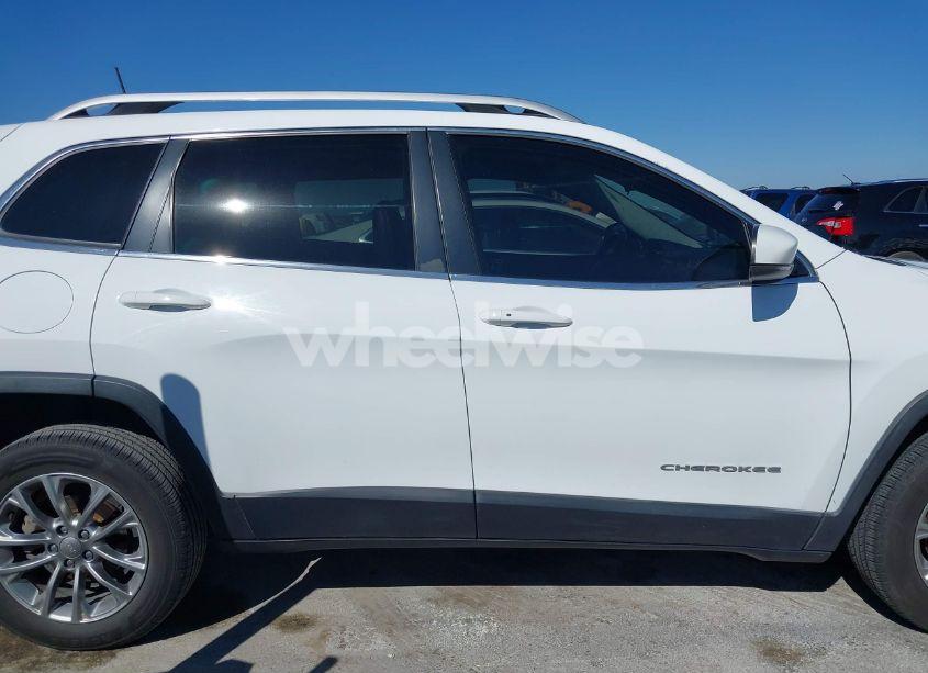 Photo 13 of 2019 Jeep Cherokee LATITUDE PLUS FWD (VIN 1C4PJLLNXKD290098)