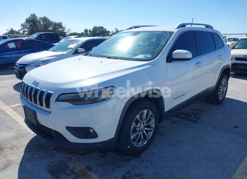 Photo 2 of 2019 Jeep Cherokee LATITUDE PLUS FWD (VIN 1C4PJLLNXKD290098)