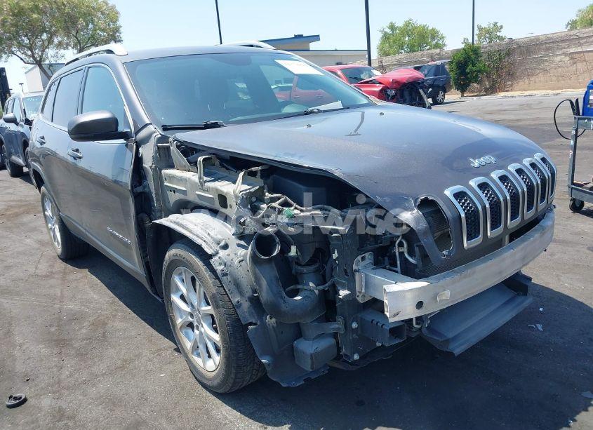 2018 Jeep Cherokee LATITUDE PLUS FWD (VIN 1C4PJLLX0JD523874) main photo