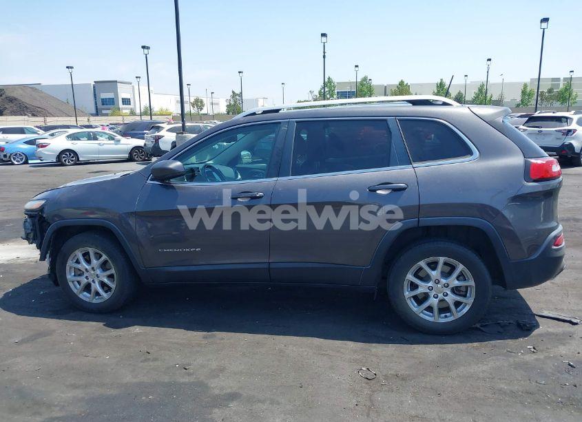 Photo 15 of 2018 Jeep Cherokee LATITUDE PLUS FWD (VIN 1C4PJLLX0JD523874)