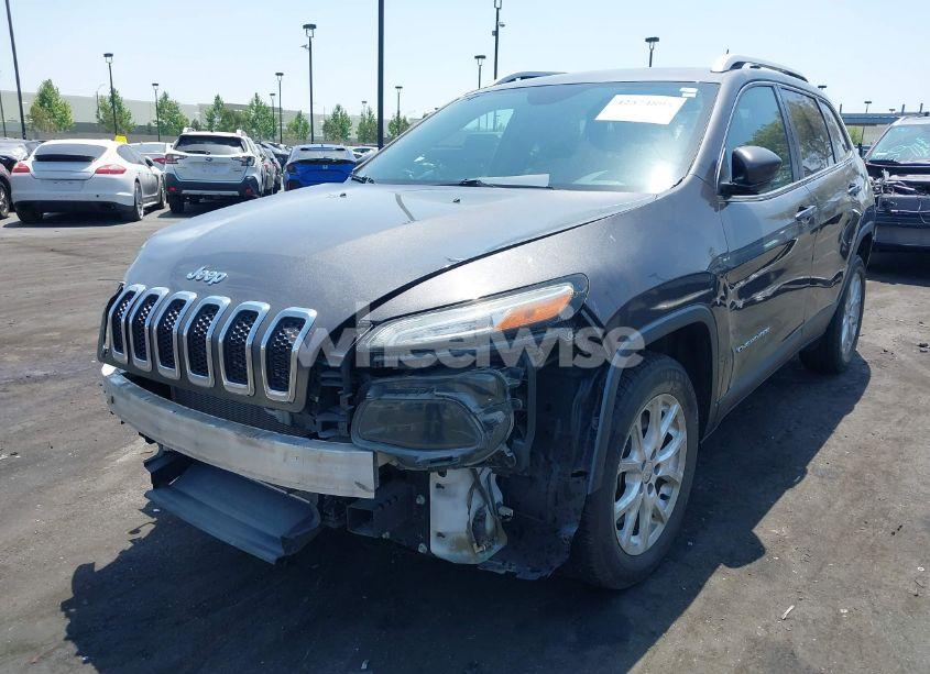 Photo 2 of 2018 Jeep Cherokee LATITUDE PLUS FWD (VIN 1C4PJLLX0JD523874)