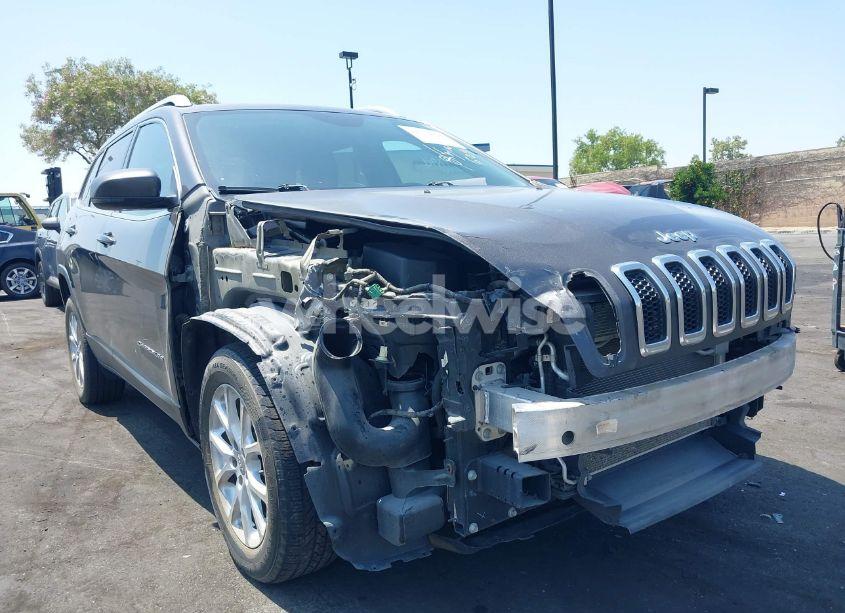 Photo 6 of 2018 Jeep Cherokee LATITUDE PLUS FWD (VIN 1C4PJLLX0JD523874)
